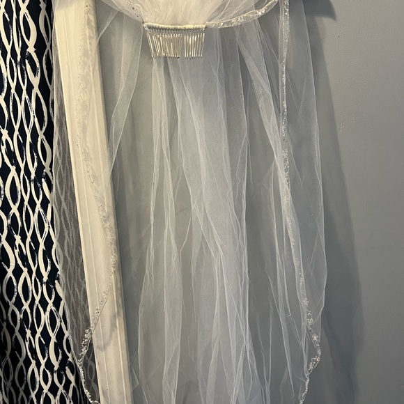 Fingertip wedding veil, white, flower trim beading and silver trim main image 6